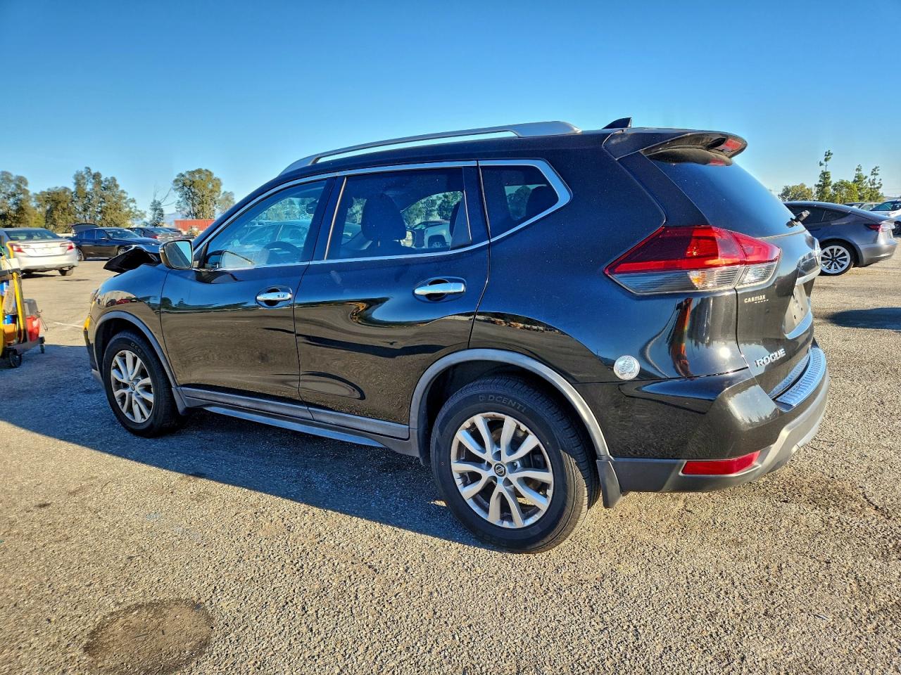 Nissan Rogue S Image 3