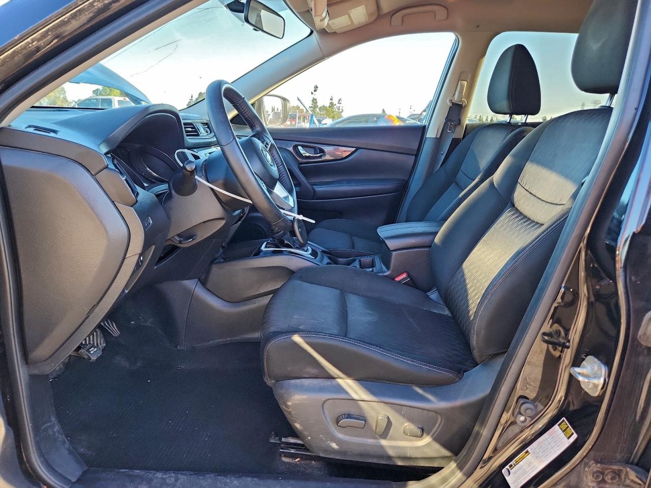 Nissan Rogue S Image 5