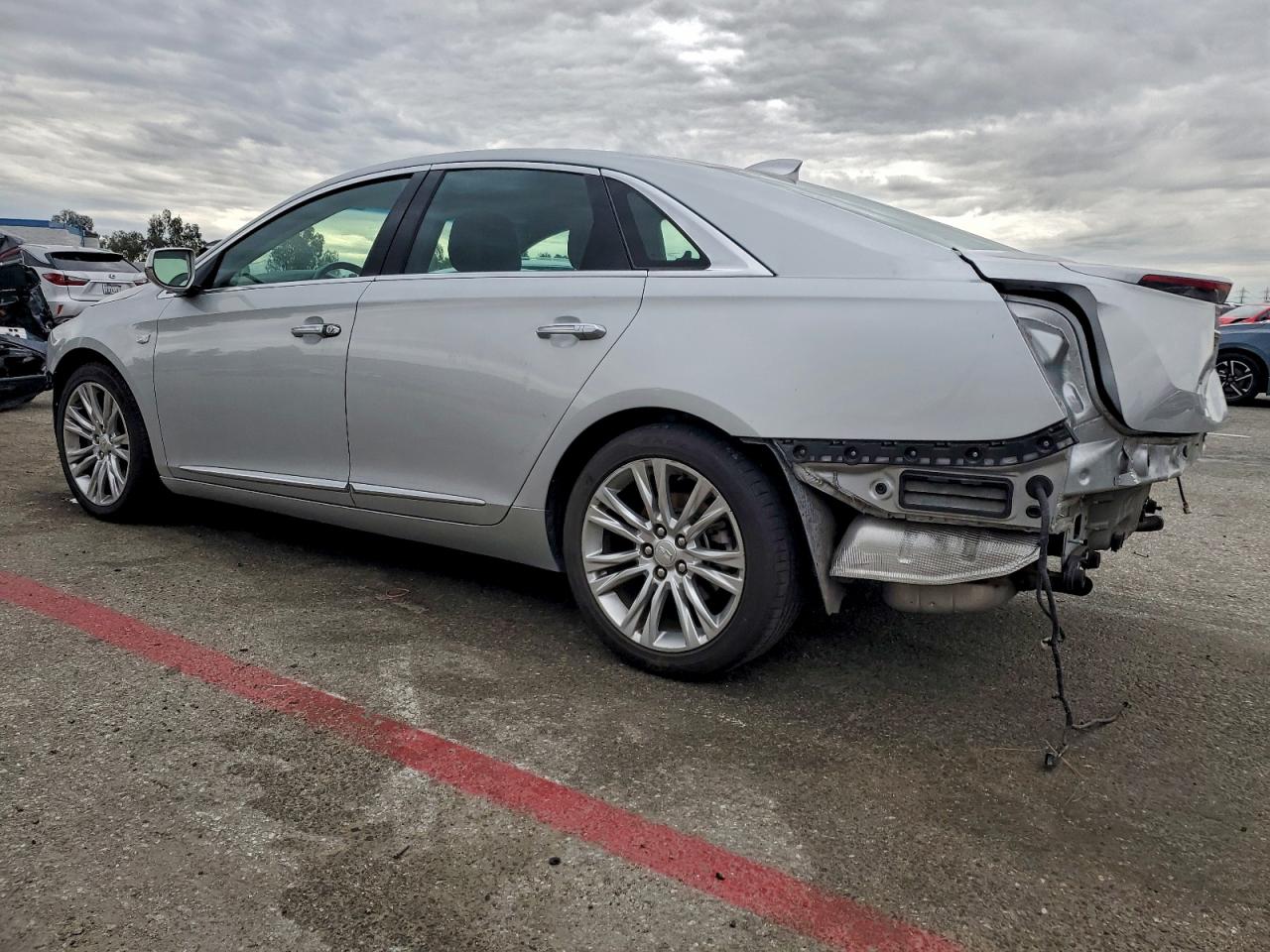 Cadillac XTS Luxury Image 2