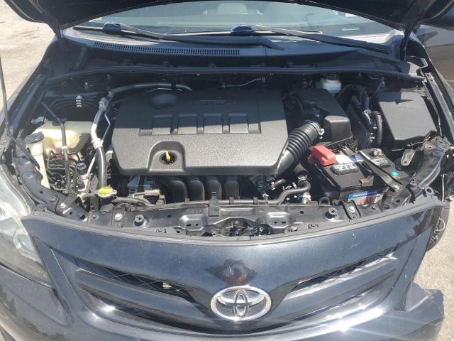 Toyota Corolla Base Image 9