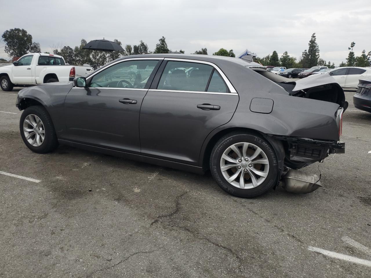 Chrysler 300 Touring Image 3