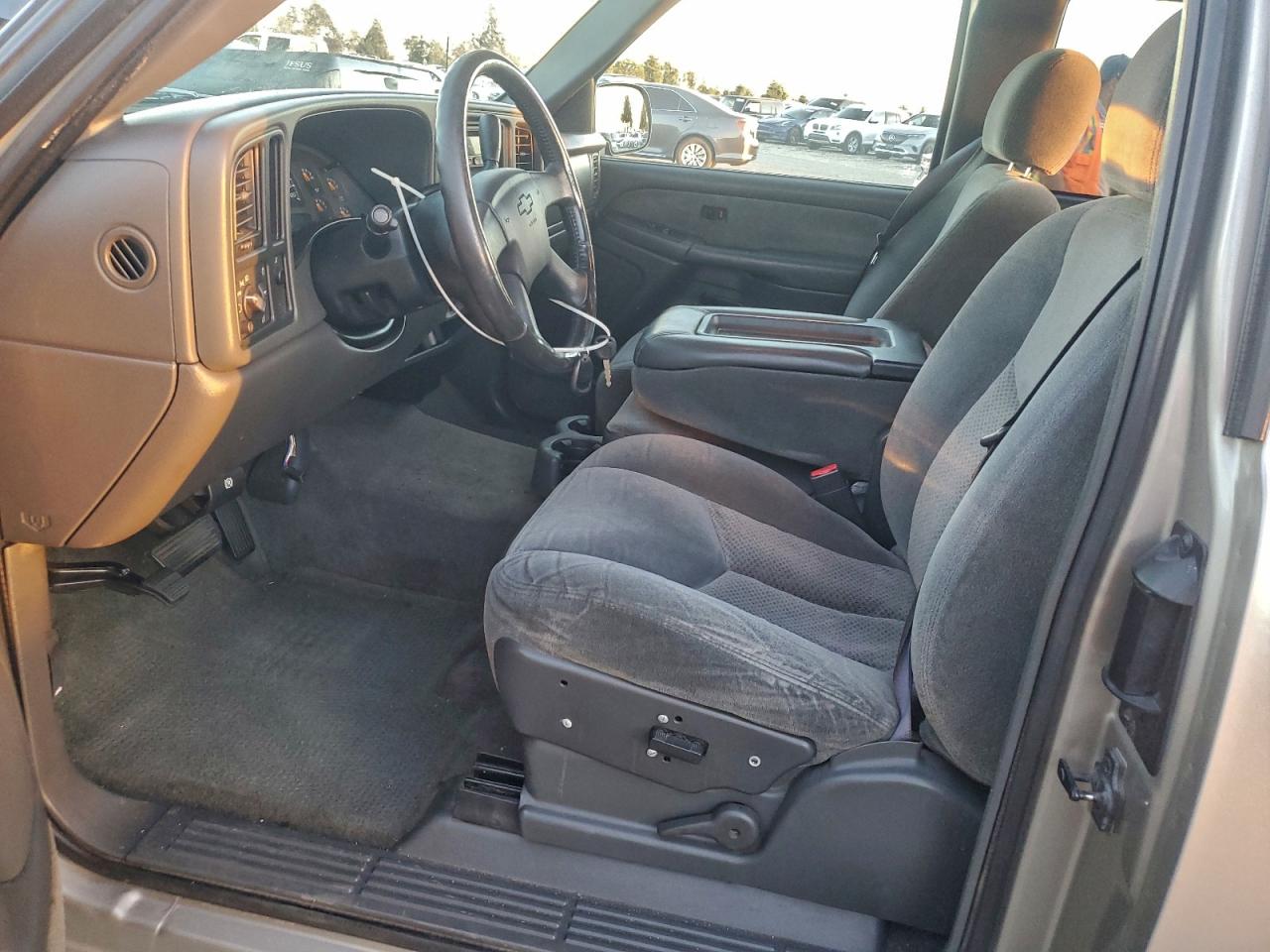 Chevrolet Silverado C1500 Image 10