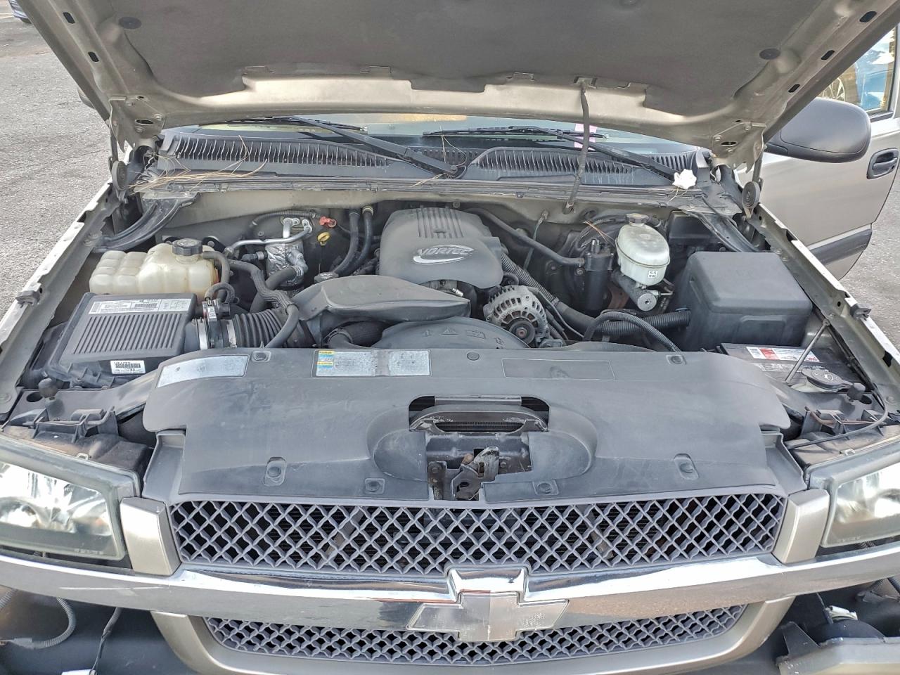 Chevrolet Silverado C1500 Image 2