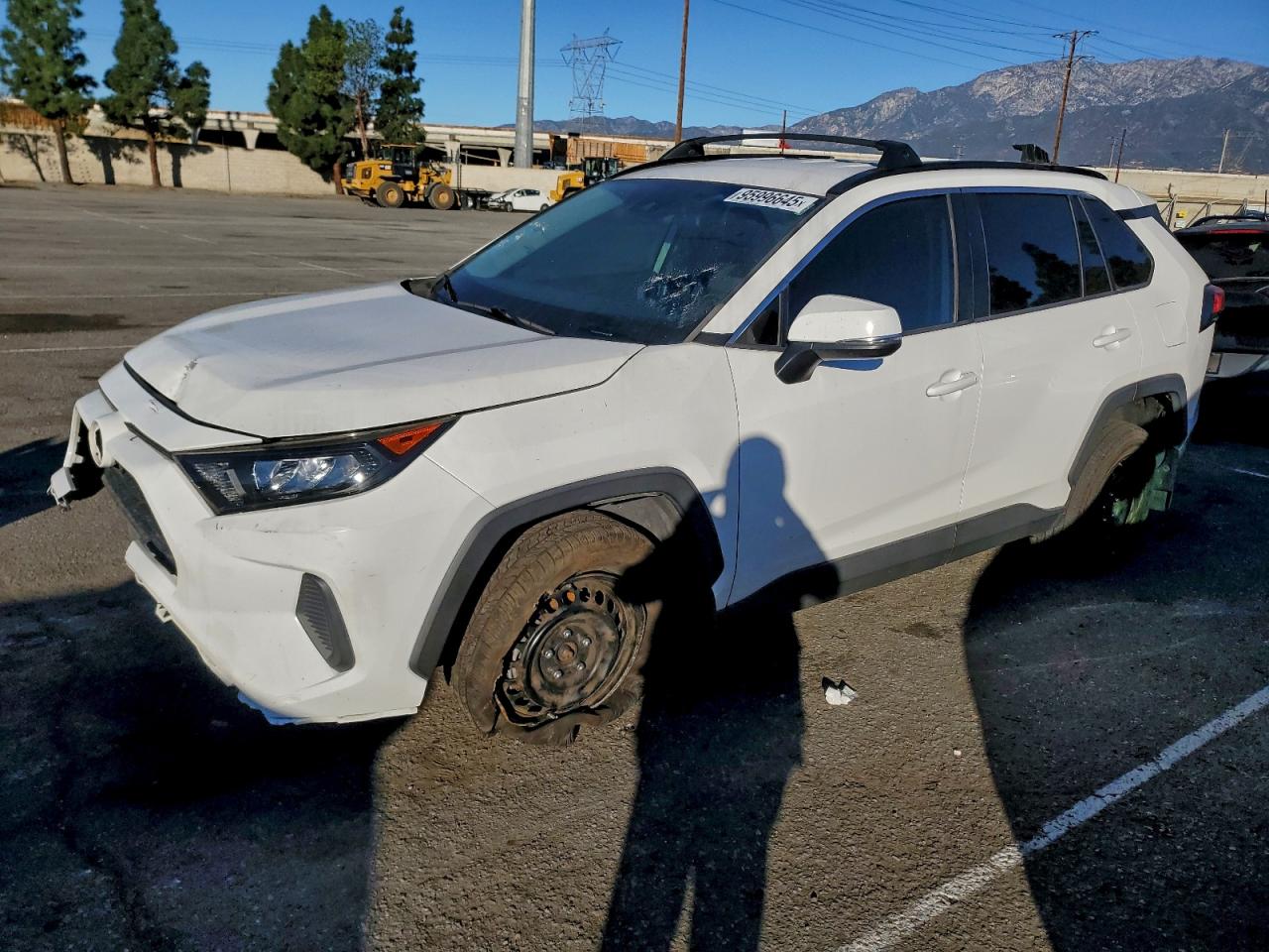 Toyota RAV4 Le Image 1