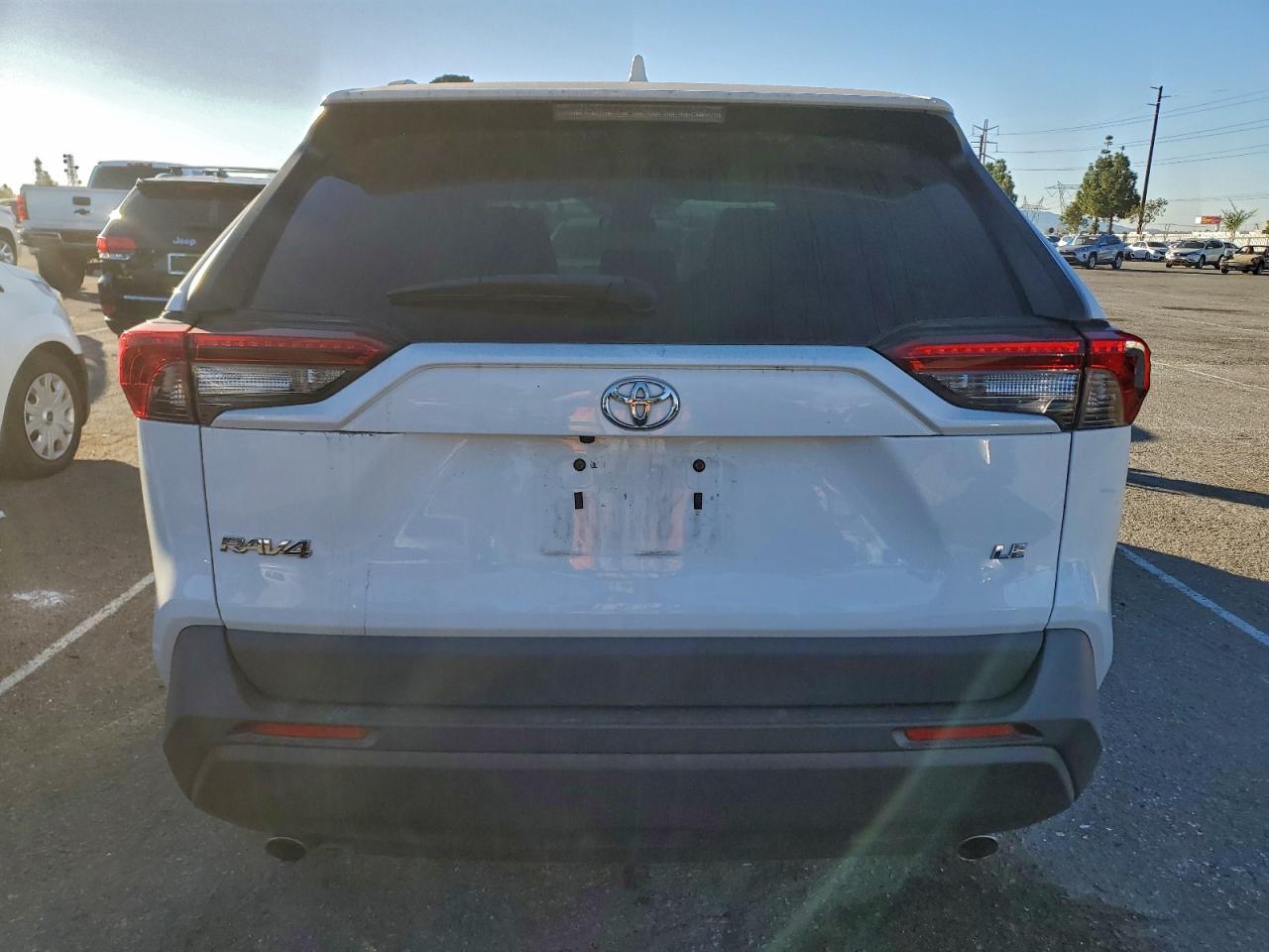 Toyota RAV4 Le Image 5