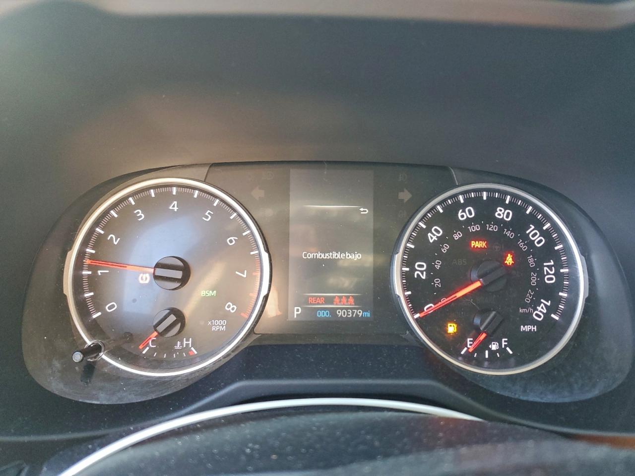 Toyota RAV4 Le Image 9