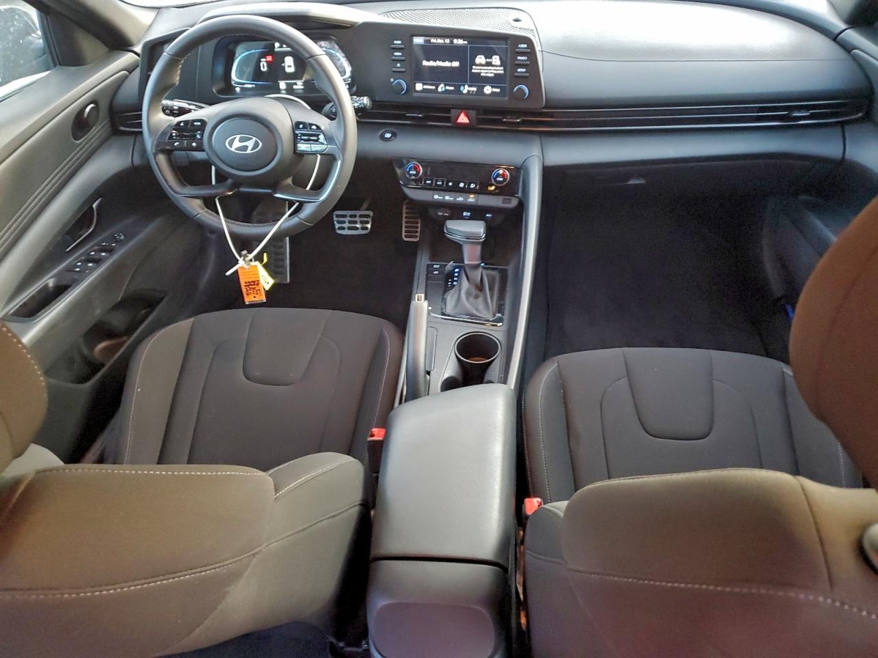 Hyundai ELANTRA Sel Sport Image 8