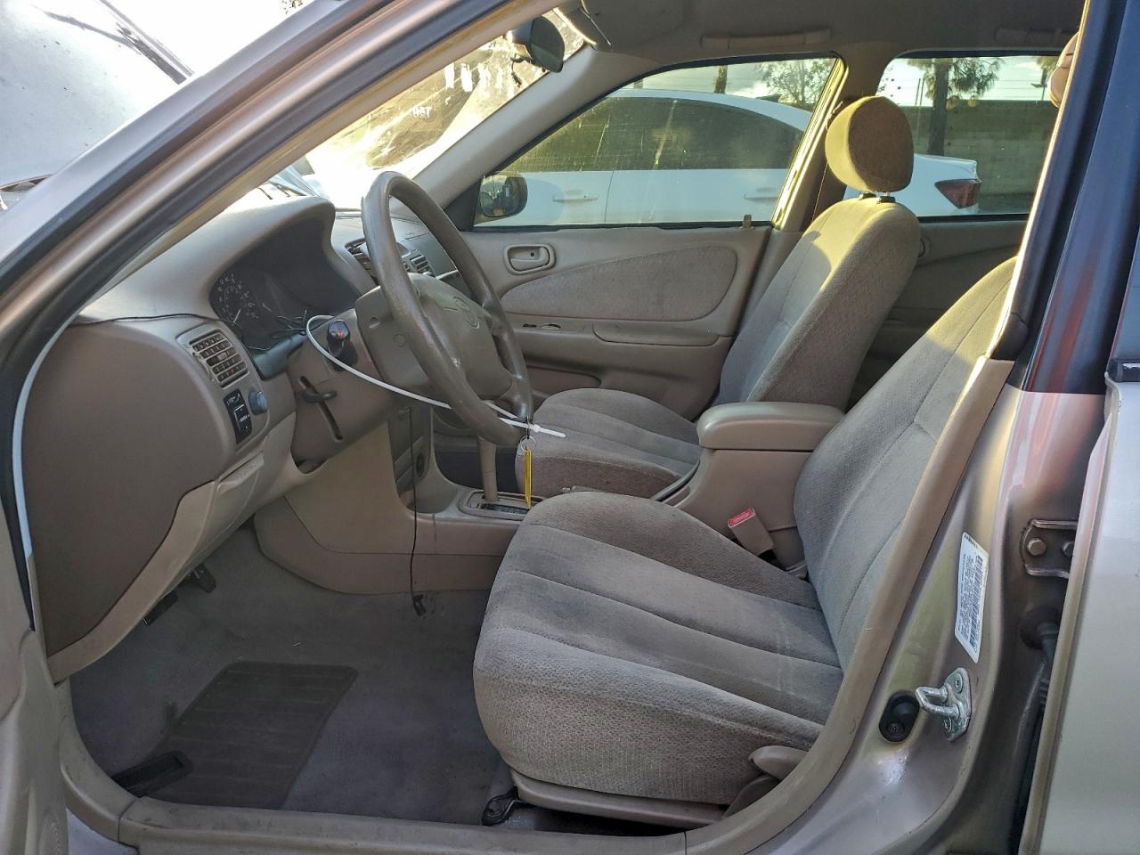 Toyota Corolla Ce Image 3