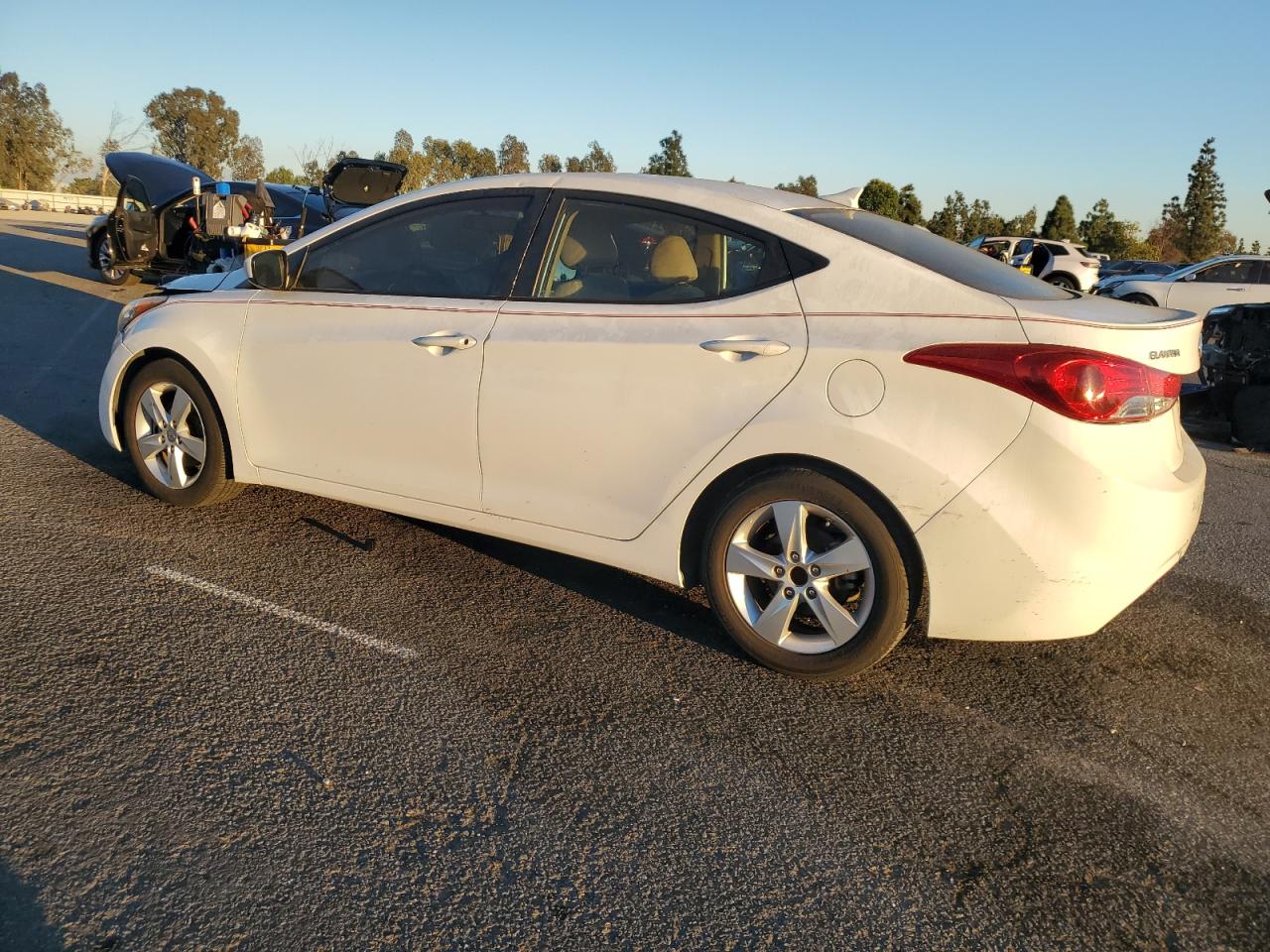 Hyundai ELANTRA Gls Image 3
