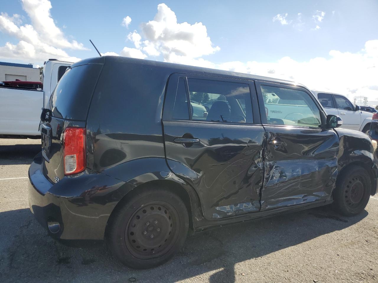 Toyota Scion Image 12