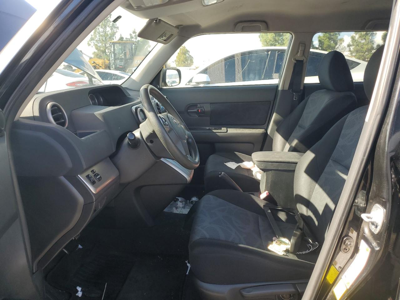 Toyota Scion Image 11