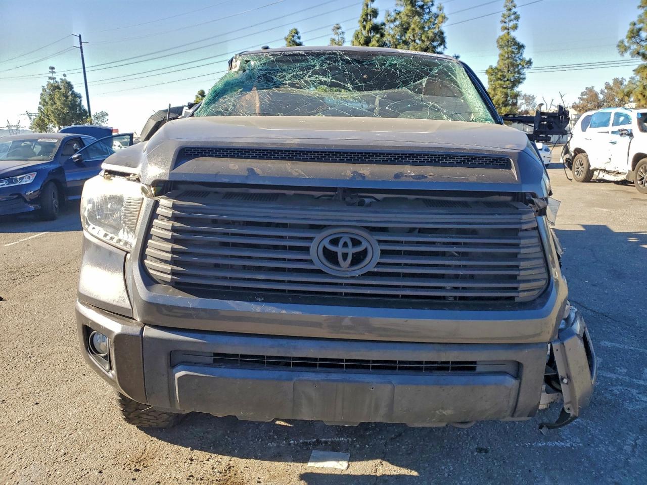 Toyota Tundra Crewmax Sr5 Image 5