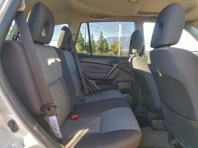 Toyota RAV4 Image 10