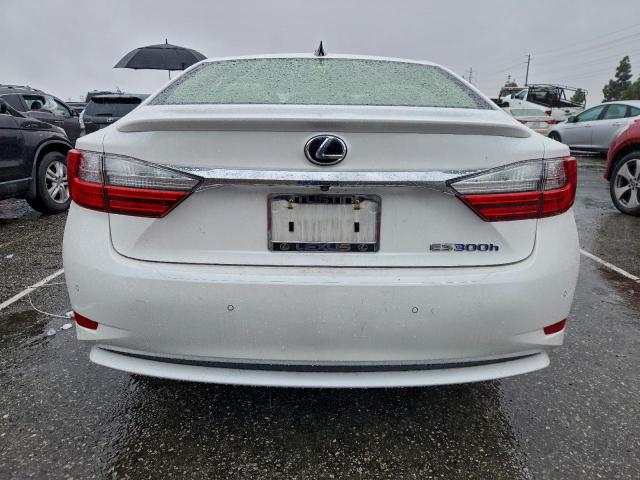 Lexus Es 300h Image 2