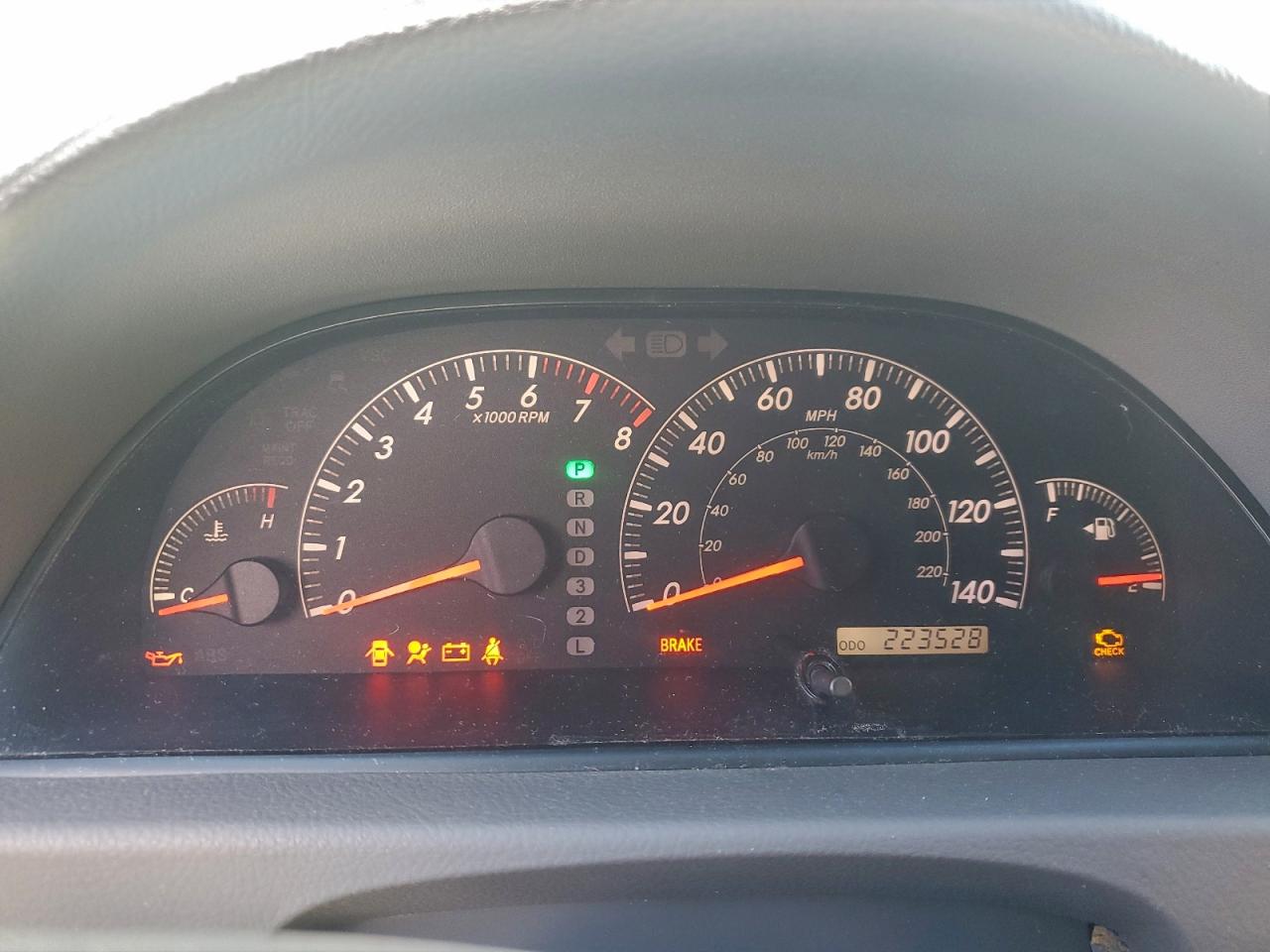 Toyota Camry Le Image 7