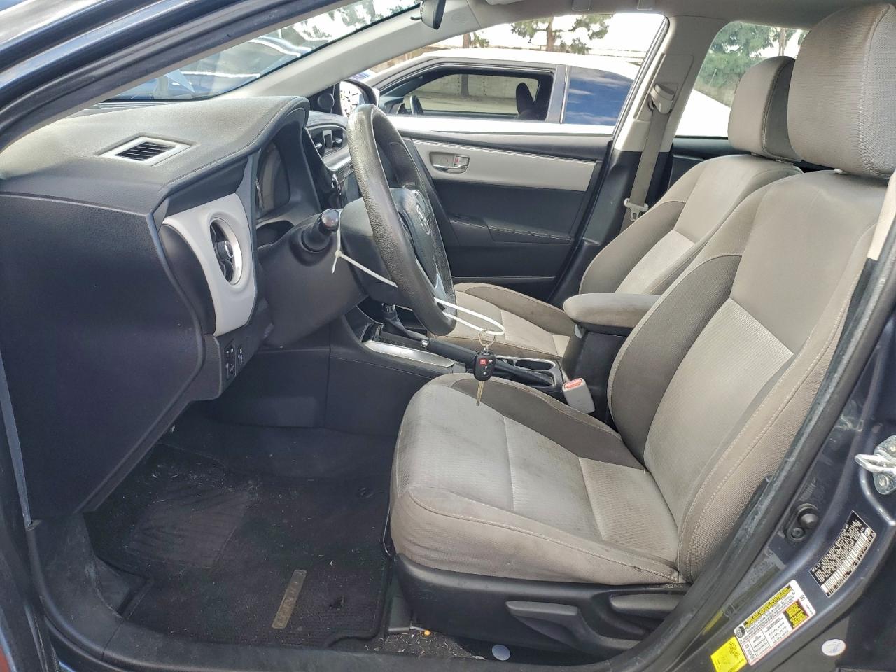 Toyota Corolla L Image 7