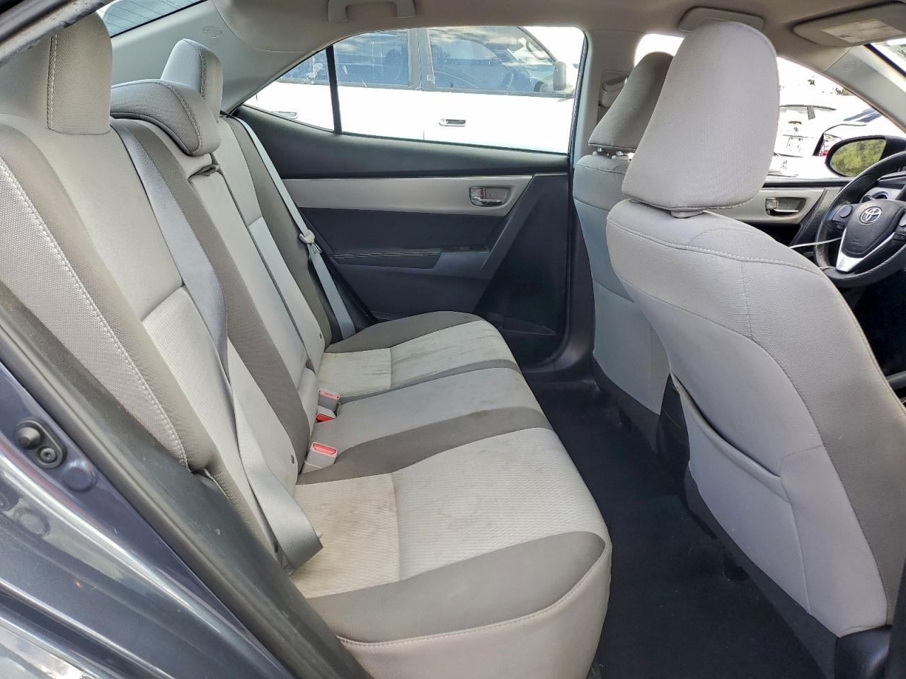 Toyota Corolla L Image 10