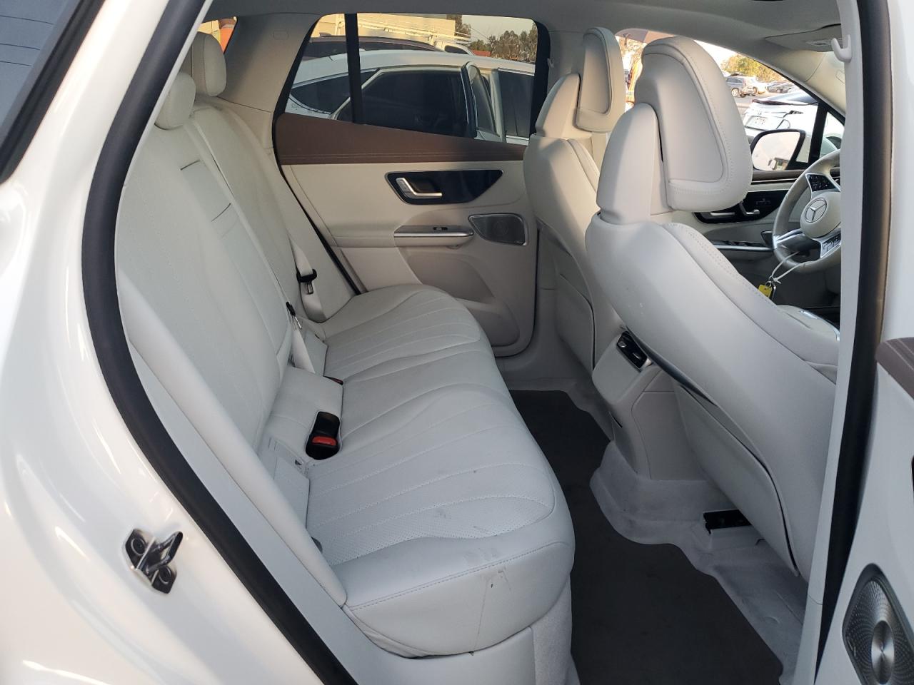 Mercedes-Benz EQE 350+ Image 7