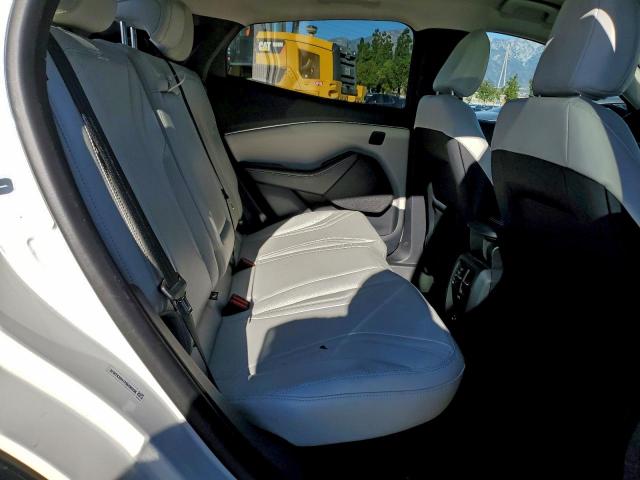 Ford Mustang Premium Image 12