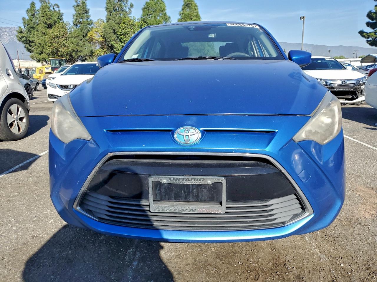 Toyota Yaris Image 6