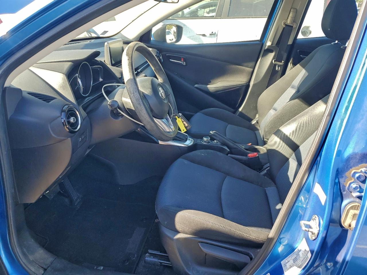 Toyota Yaris Image 2