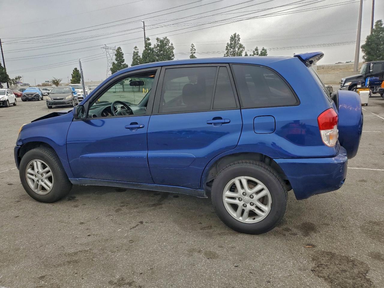 Toyota RAV4 Image 4