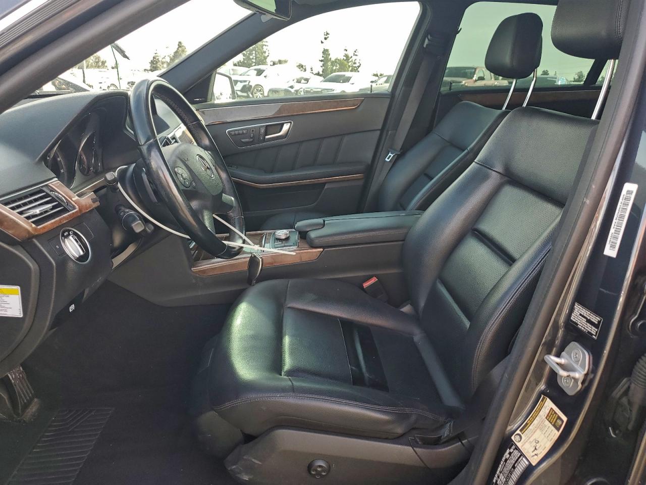 Mercedes-Benz E-Class 350 Bluetec Image 8