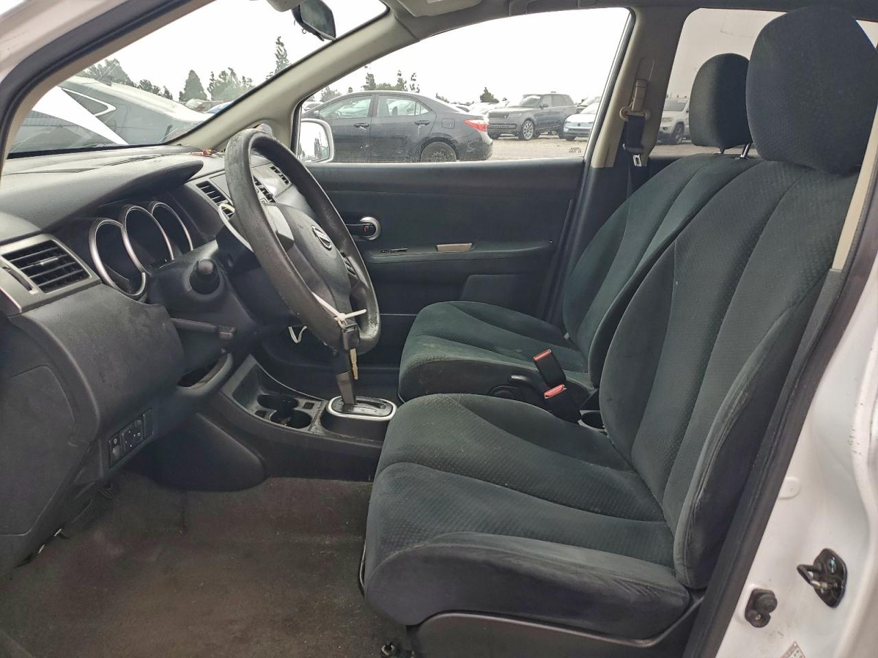 Nissan Versa S Image 4