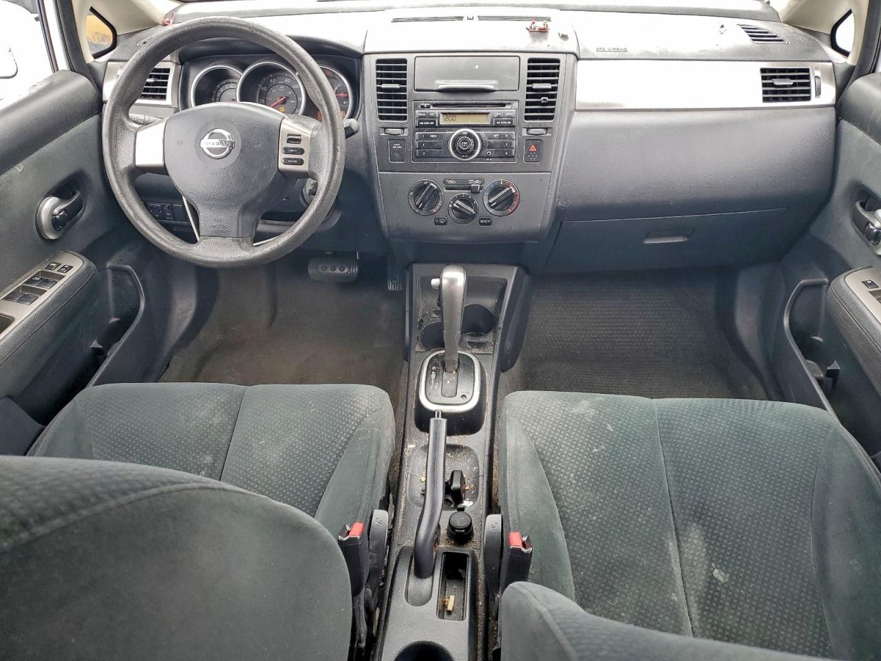 Nissan Versa S Image 11