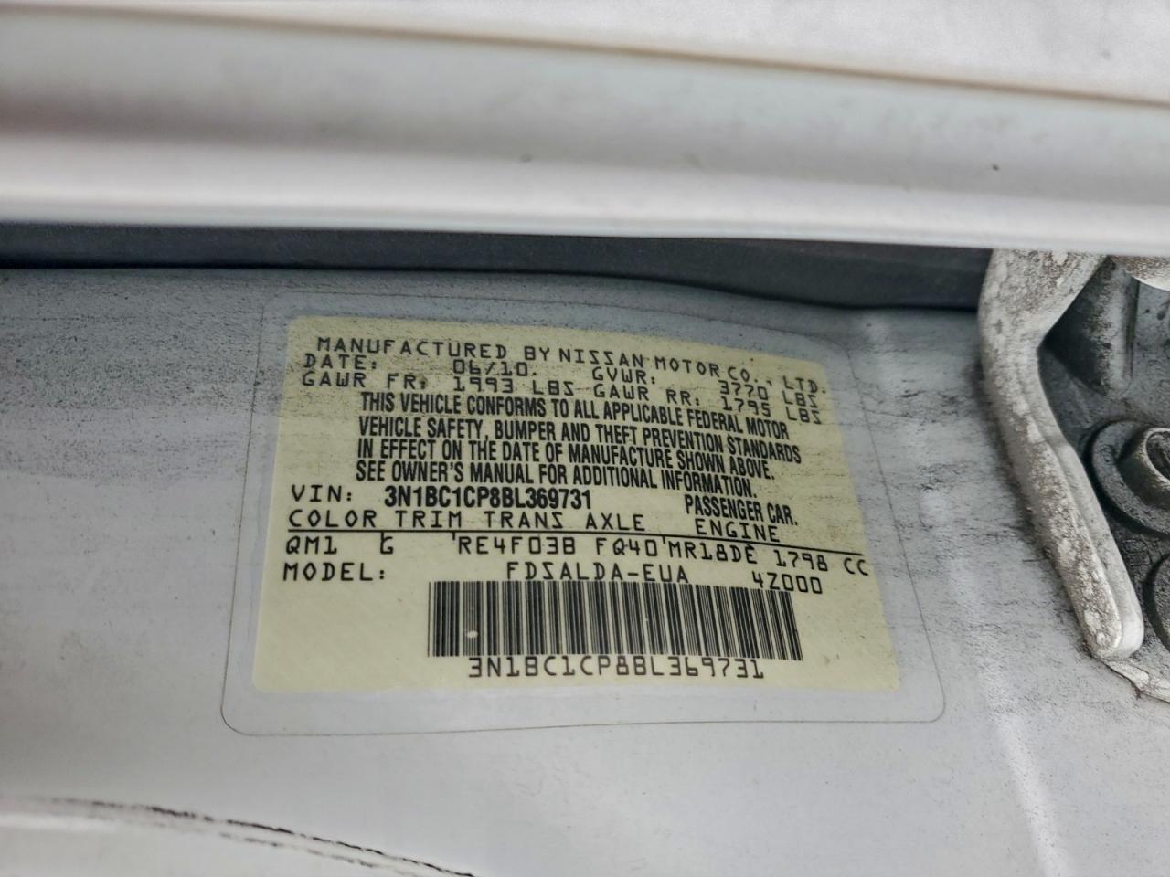 Nissan Versa S Image 8