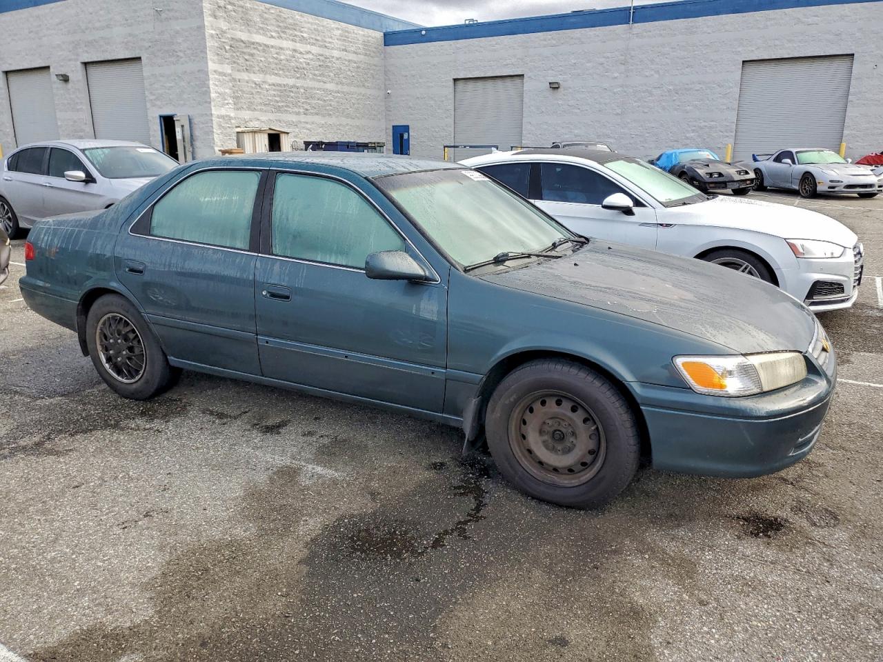 Toyota Camry Ce Image 5