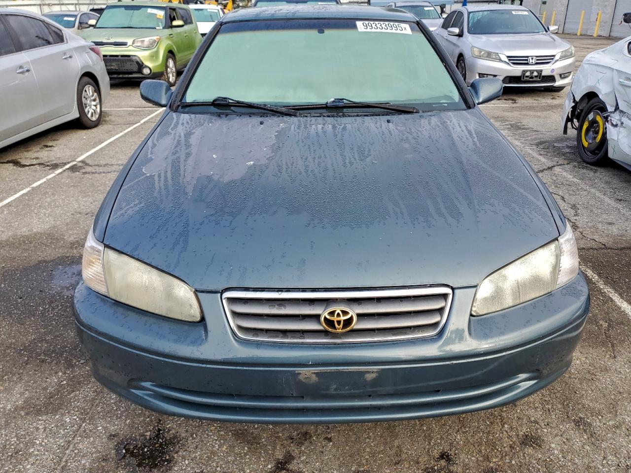 Toyota Camry Ce Image 9