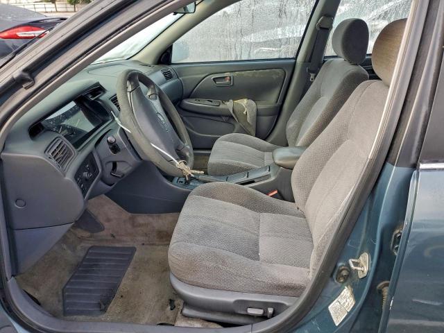 Toyota Camry Ce Image 2