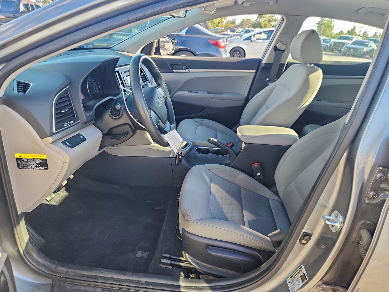 Hyundai ELANTRA Se Image 11