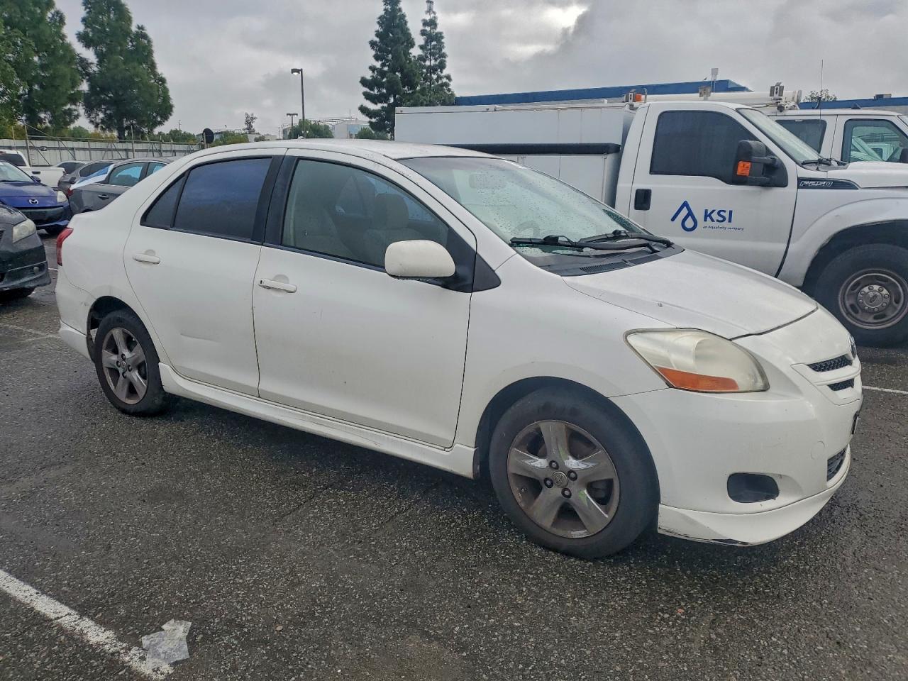 Toyota Yaris Image 3