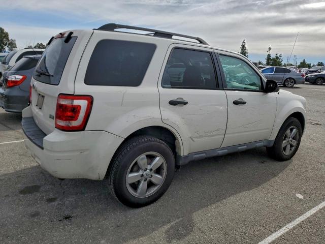 Ford Escape Xlt Image 3