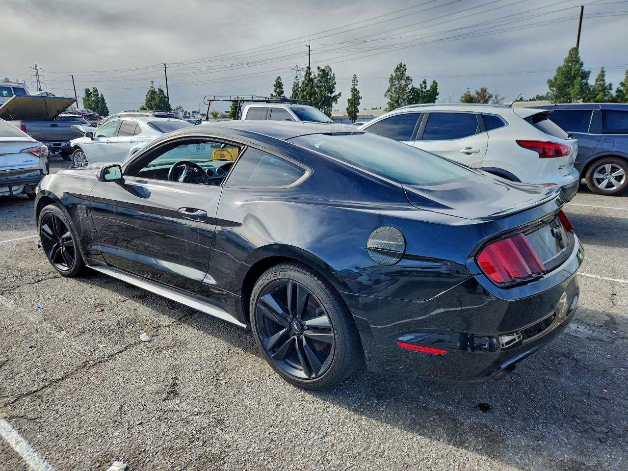 Ford Mustang Image 11