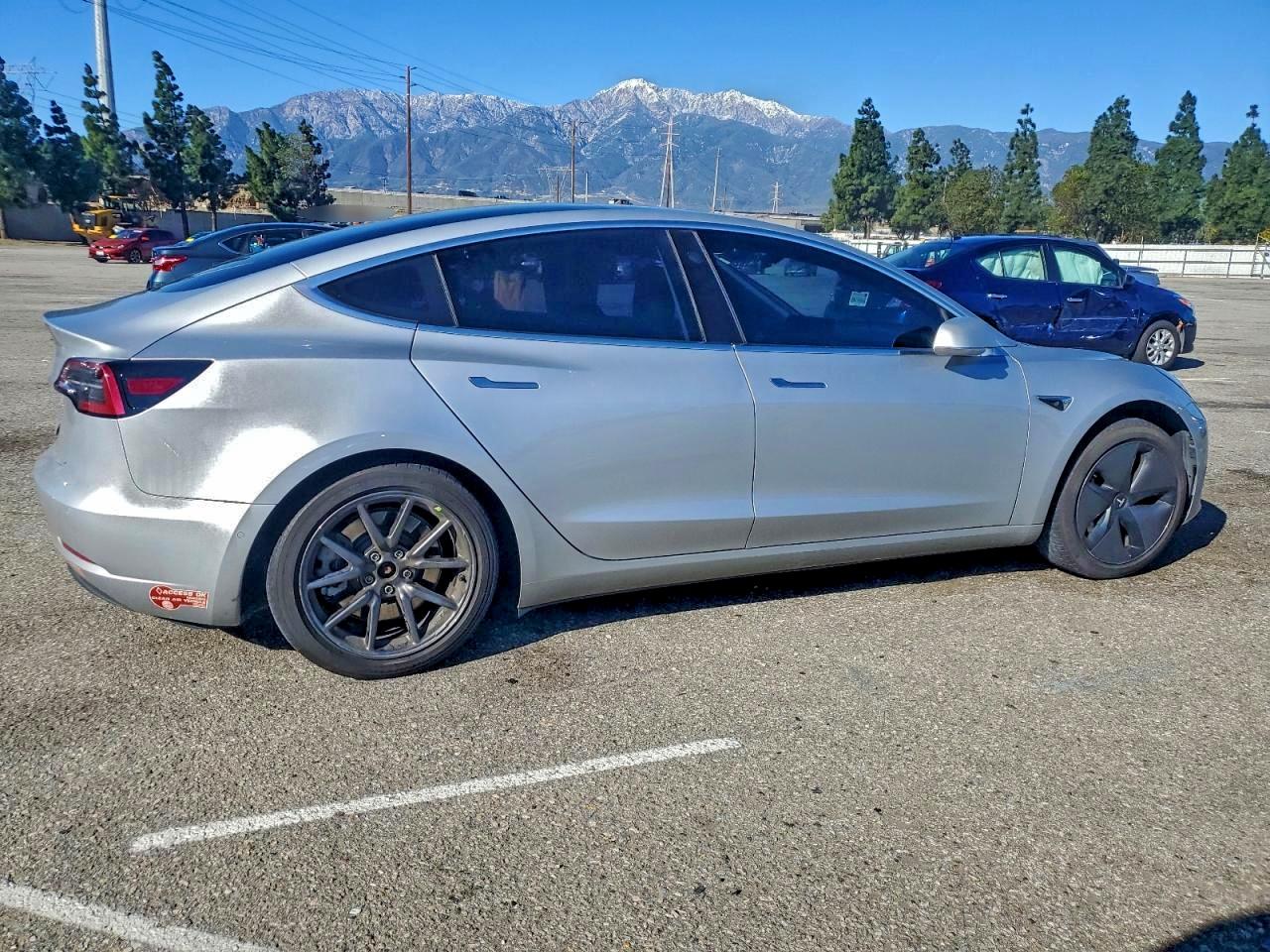 Tesla Model 3 Image 2