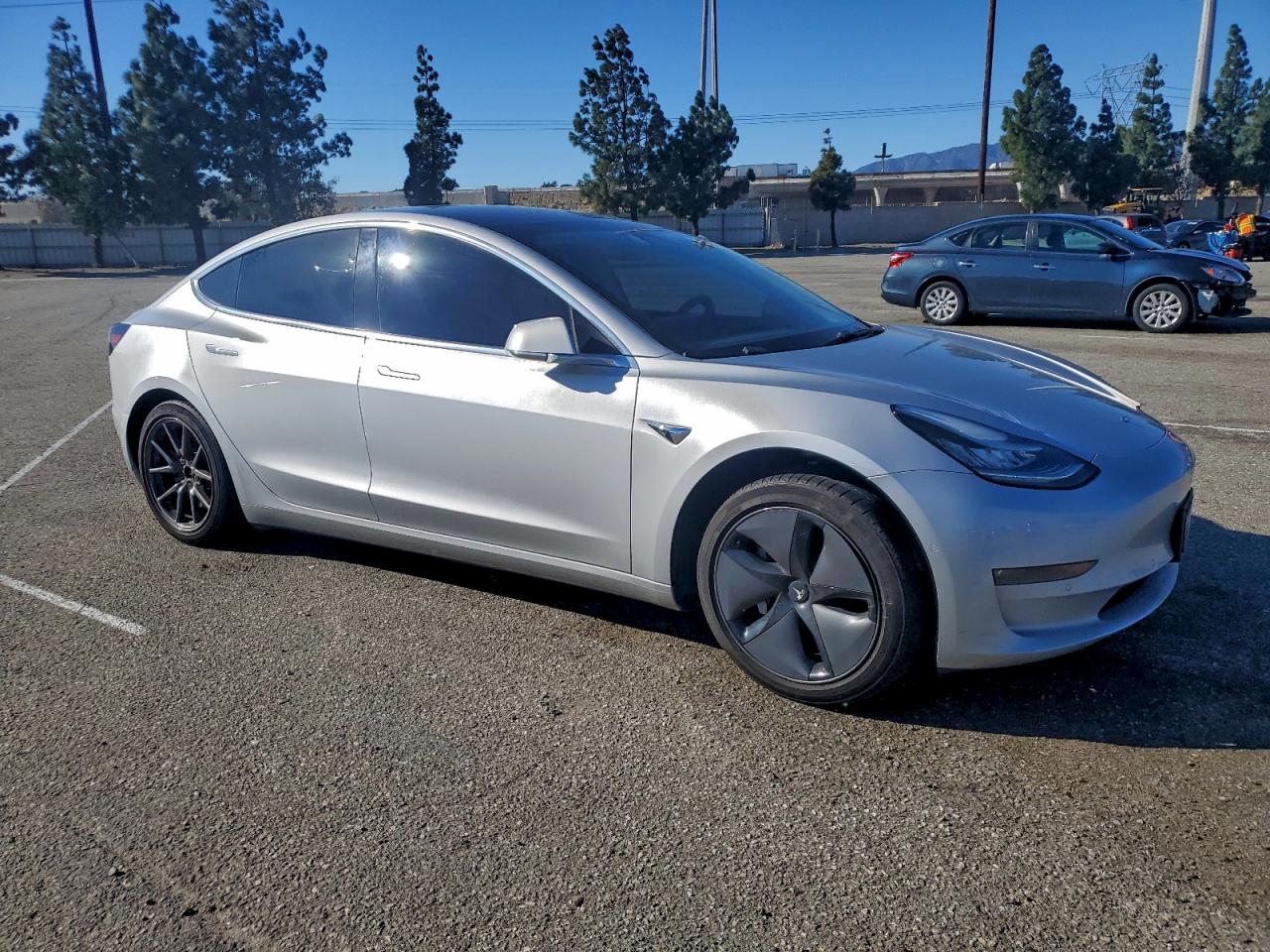 Tesla Model 3 Image 3