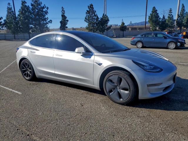 Tesla Model 3 Image 3
