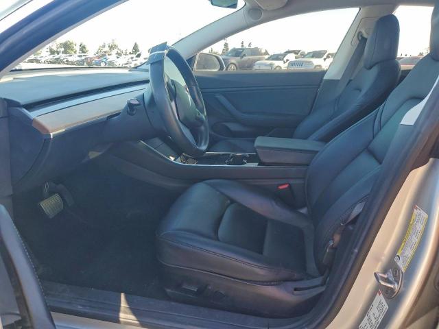 Tesla Model 3 Image 10