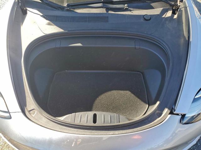 Tesla Model 3 Image 8