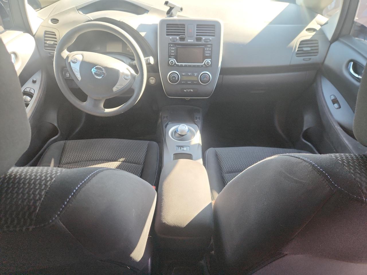 Nissan LEAF S Image 8