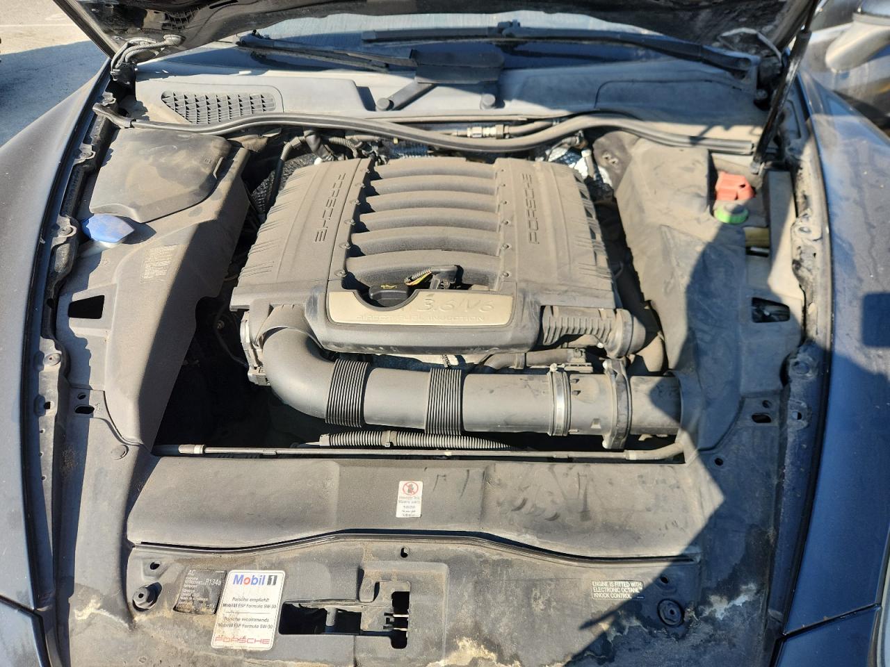 Porsche Cayenne Image 11