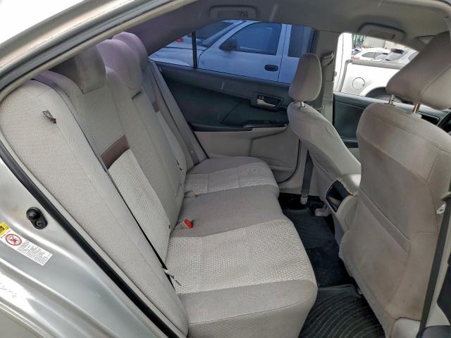 Toyota Camry Base Image 10