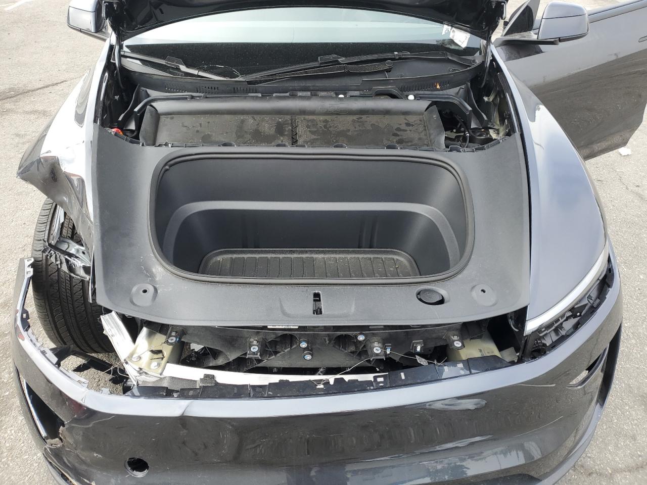 Tesla Model Y Image 11