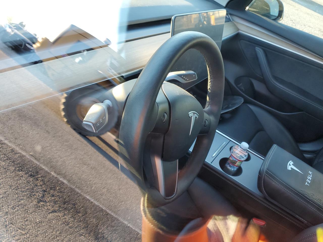 Tesla Model 3 Image 3