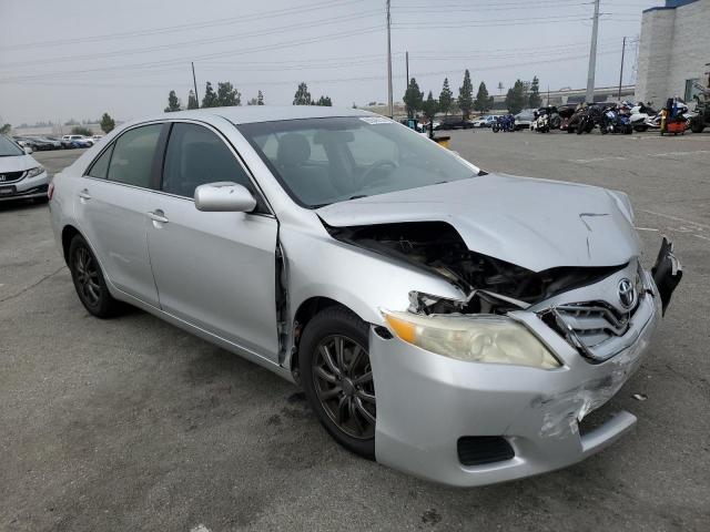 Toyota Camry Base Image 4