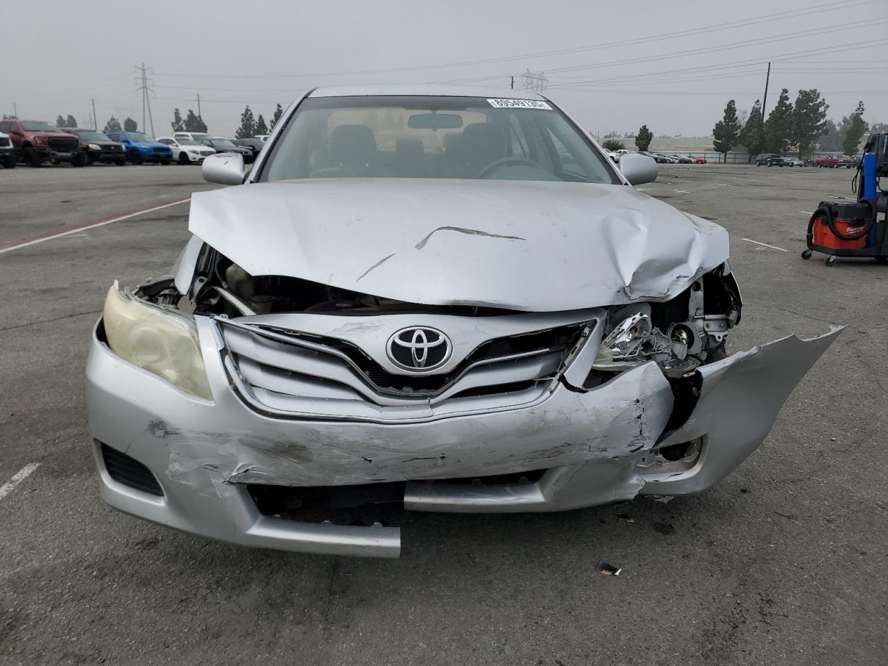 Toyota Camry Base Image 10