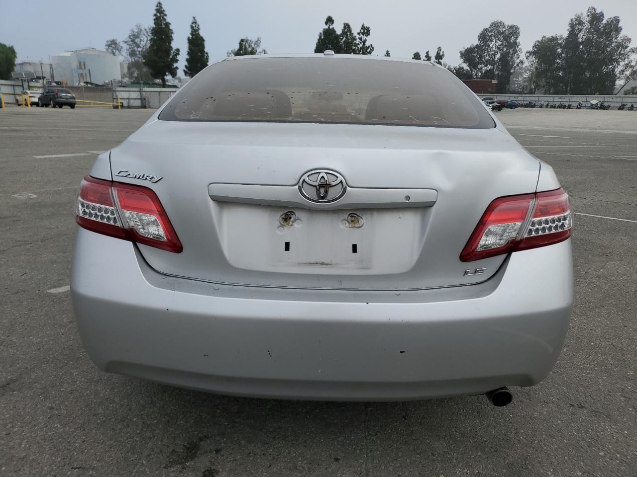 Toyota Camry Base Image 5